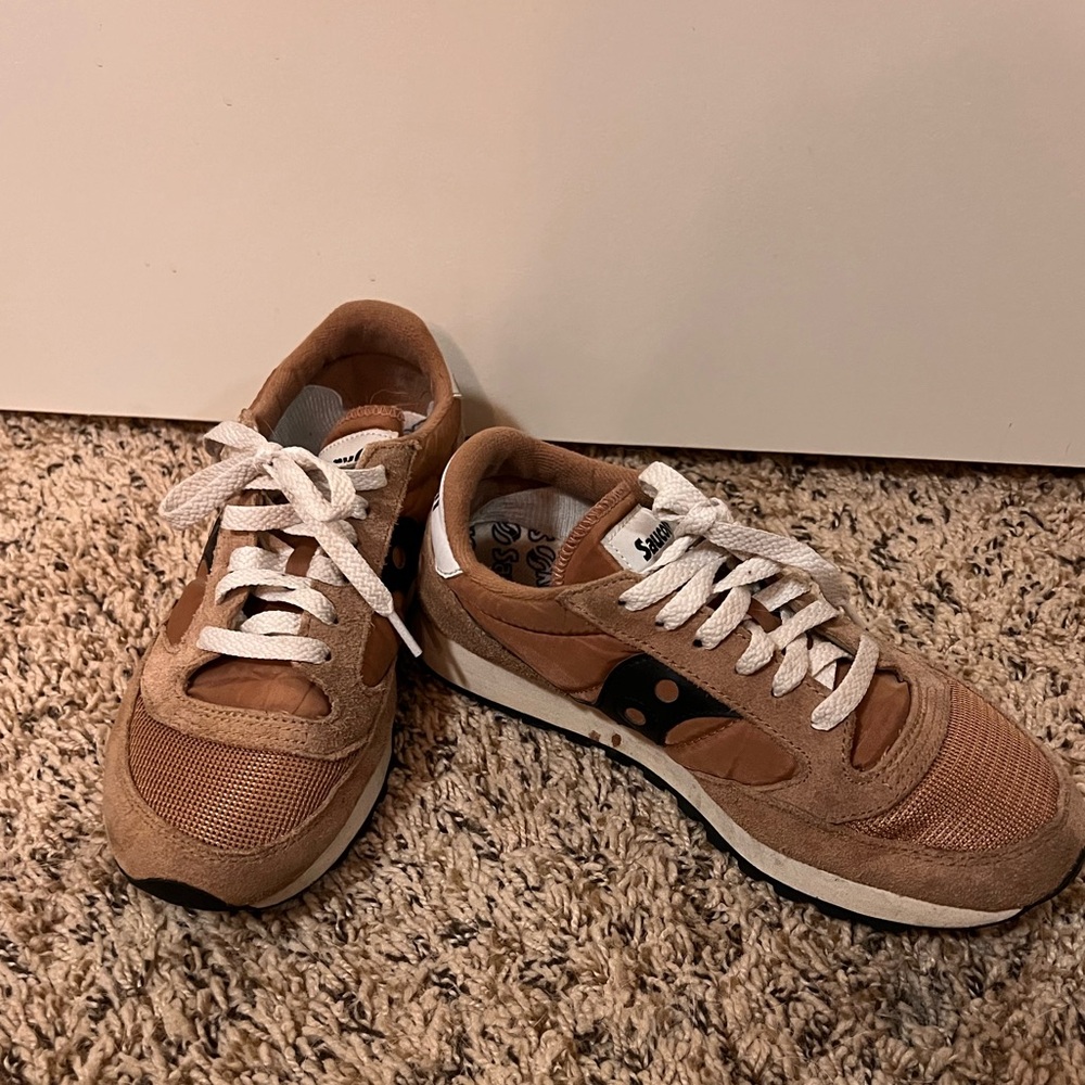 Saucony Retro Sneakers 7.5